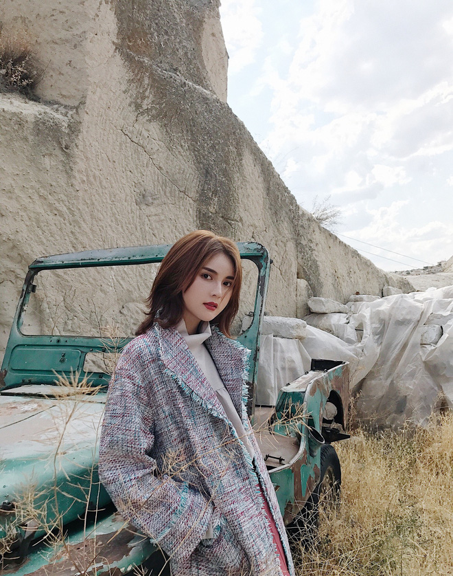 Những màn thiên nga hóa vịt xấu xí chỉ bởi vì quên mở ứng dụng làm đẹp của các hot girl Trung Quốc Những màn thiên nga hóa vịt xấu xí chỉ bởi vì quên mở ứng dụng làm đẹp của các hot girl Trung Quốc
